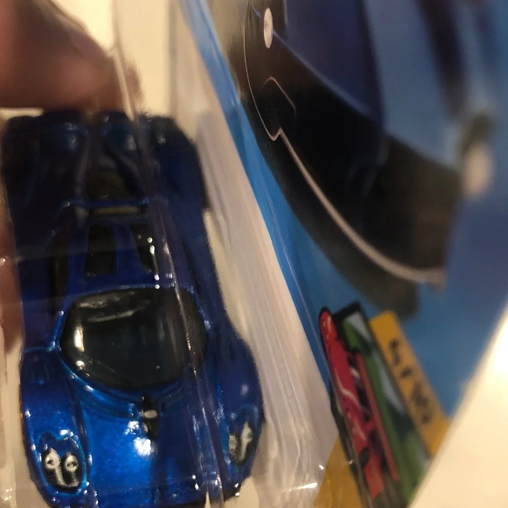 Mattel Hot Wheels Blue Pagani Utopia
